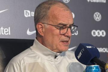 Bielsa: "Tengo la misma fuerza del primer día para seguir en la selección hasta el Mundial"
