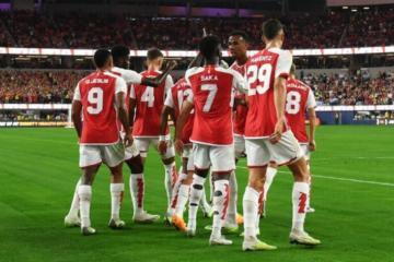 Arsenal goleó 3-0 a Slavia Praga y lidera su grupo en la Champions League