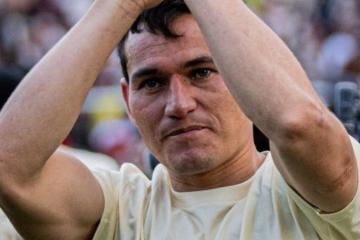 Vélez: “Quiero quedarme en Universitario, pero veremos qué pasa cuando acabe el torneo”