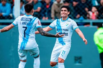 Irven Ávila se convirtió en el tercer goleador histórico de Cristal