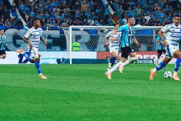 Gremio, con Noriega, cayó en casa ante Cruzeiro