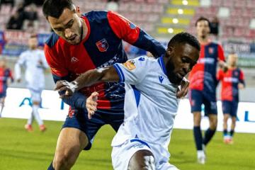 KF Teuta consiguió un buen triunfo de visita. Con Sebastián Gonzáles Zela entre los suplentes, el elenco celeste venció por la mínima diferencia a KF Vllaznia para meterse a zona de playoffs de la liga albanesa.  Parecía que el marcador no se movía, pero en los últimos minutos apareció Beshiraj para romper el cero a los 85’ y terminar dándole el resultado al equipo del peruano.  La victoria deja a Teuta con 21 puntos en el cuarto puesto de la liga albanesa, en zona de clasificación a playoffs a la espera de