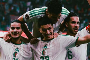 Argelia venció 3-1 a Guinea Ecuatorial y avanzó con puntaje perfecto