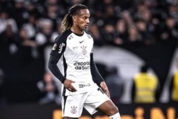Carrillo ingresó en empate de Corinthians en final de ida de Copa de Brasil