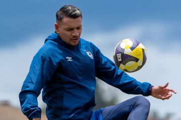 Aseguran al goleador: Garcés se queda en Cienciano para el 2026