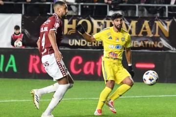 Espinosa fue titular en derrota ante FCSB