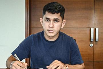 Paredes dejó de pertenecer a Cristal