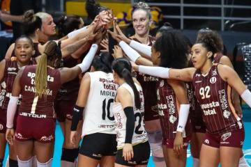 Universitario venció a Regatas y sigue líder de la Liga Peruana de Vóley