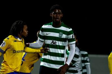 Víctor Guzmán anotó su primer gol con el Sporting de Lisboa U23