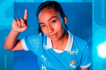 Vanesa Díaz renovó una temporada más con Cristal Femenino
