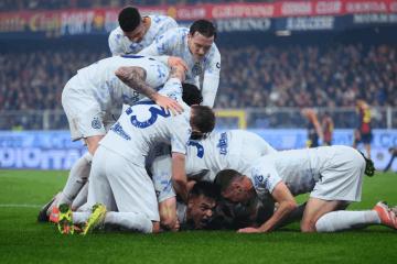 Inter de Milán tomó la punta de la Serie A tras vencer 2-1 como visitante al Génova