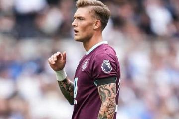 Oliver Sonne sumó minutos en nueva derrota de Burnley ante Brighton