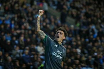 Alexander Robertson brilló con doblete en empate del Cardiff por la League One