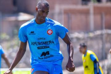 Ayarza: "Espero que consigamos meternos a un torneo internacional"