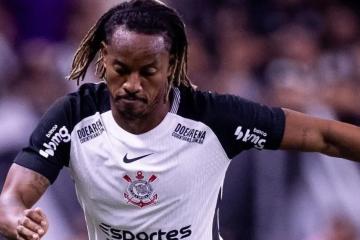 Con Carrillo de titular, Corinthians perdió ante Bahía