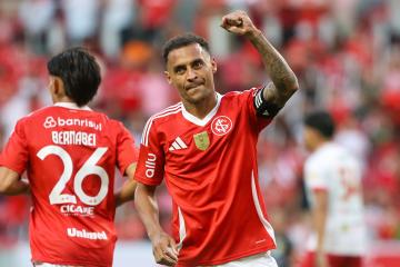 Internacional ganó y aseguró su clasificación en el Campeonato Gaúcho