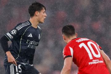 Dramático final: Benfica venció por 4-2 al Real Madrid y ambos tendrán que jugar play-offs