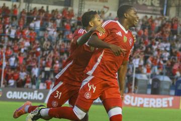 Internacional goleó y mantiene puntaje perfecto en el Campeonato Gaúcho
