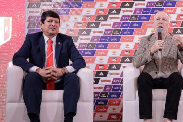 Lozano: “El pueblo peruano recibe a Mano Menezes con la firme esperanza de que vuelvan los triunfos”