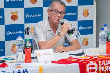 Arturo Ríos: "Nos falta incorporar dos extranjeros"