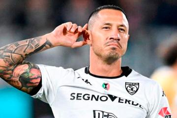 Spezia, de Lapadula, perdió y volvió a zona de descenso