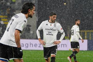 Sin Lapadula, Spezia ganó en casa