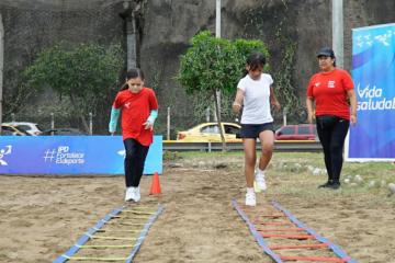 Cientos de personas disfrutaron del 'Festiplaya IPD' en playa de Miraflores