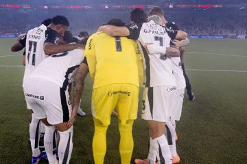 Carrillo fue titular en empate de Corinthians ante Cruzeiro