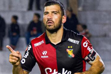 ¡'Berni' histórico! Cuesta se convirtió en el máximo goleador del FBC Melgar