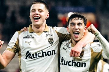 Lens goleó y escaló a la cima de la Ligue 1