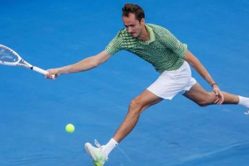 Medvedev eliminó a Wawrinka en Dubai