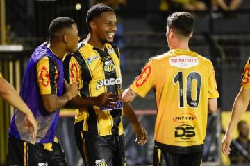 Novorizontino goleó y avanzó en la Copa de Brasil