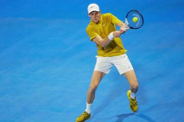 Sinner triunfó en primera ronda del Abierto de Catar