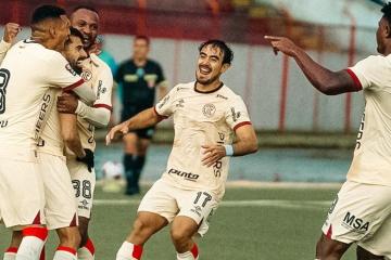 Garro: "Nos tocó caer pero el equipo hizo un gran partido"
