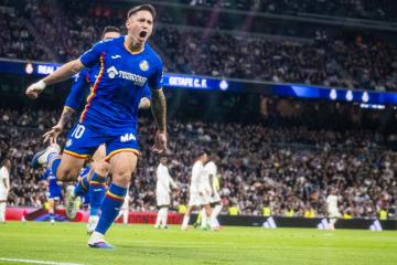 Real Madrid perdió en casa y se alejó del Barcelona