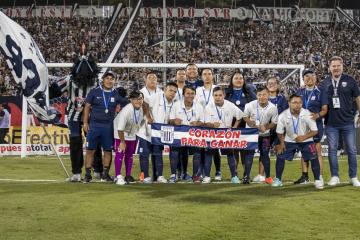 Alianza condecoró a su equipo de Futsal Down