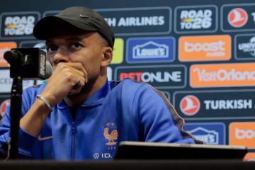 Mbappé: “La información de que examinaron la rodilla equivocada no es cierta”