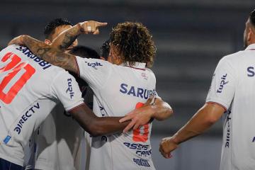 Nacional remontó y venció por 3-2 a Montevideo City Torque
