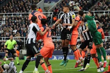 Barcelona y Newcastle definen su futuro en la Champions League tras un electrizante empate en la ida