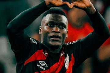 Athletico Paranaense goleó por 4-1 a Botafogo y se acercó a la cima del Brasileirao