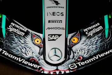 Escudería Mercedes presentó decoración especial para GP de Japón
