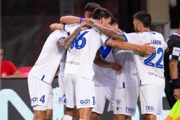 Vélez venció a Estudiantes y es líder