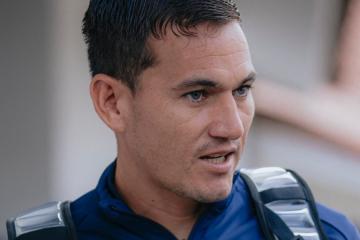 Vélez: "Siempre es importante sumar"