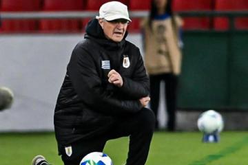 DT de Uruguay criticó a Perú por jugar en altura: "No es algo sanitario y no le hace bien al fútbol"