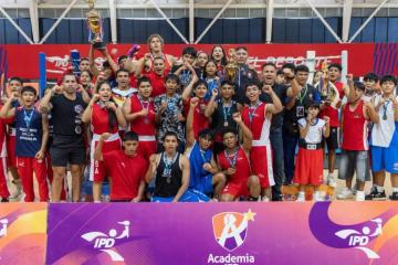 IPD y 'Chiquito' Rossel premiaron a nuevos talentos en el II Campeonato Nacional de Boxeo