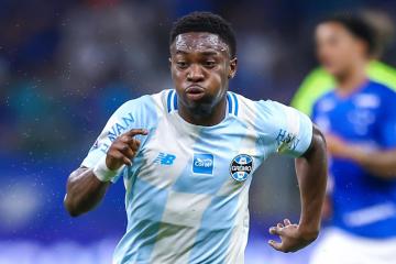 Noriega fue titular en la caída de Gremio ante Cruzeiro por el Brasileirao