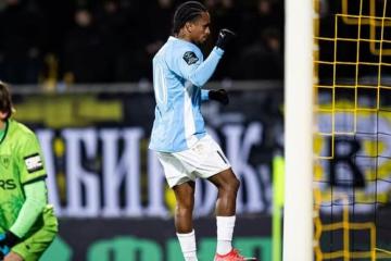 Reyna jugó los 90 minutos en triunfo agónico de Rodina Moscú en la liga de ascenso rusa