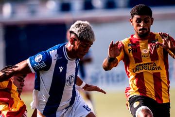 Juventud hizo respetar la casa por la liga uruguaya