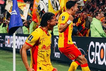 Lens remontó y aún sueña con el título de la Ligue 1