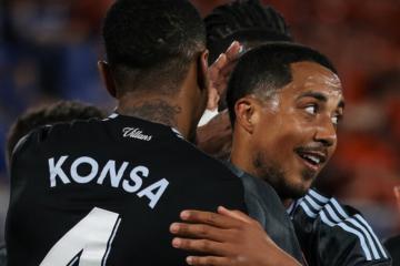Aston Villa tomó ventaja ante Bolonia y se acerca a semifinales de la Europa League